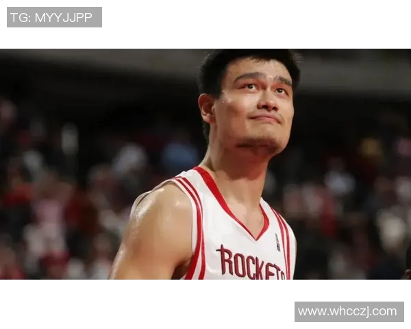 姚明眼神深邃特写展现篮球巨星背后的故事与情感